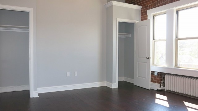 8/1-move-in-2BR in the Heart of Shadyside