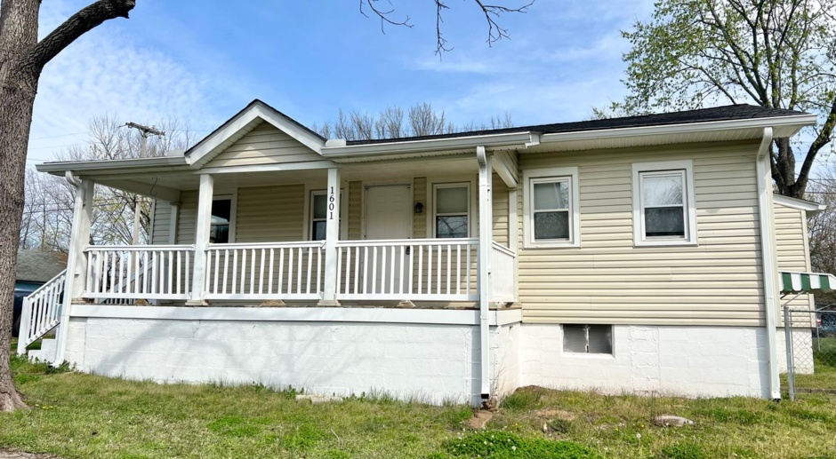 Available April 10! 3 bed 1 bath in Old Hickory