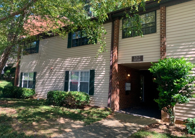 Apartments Near 2 Bed | 2 Bath Condo in N. Raleigh - Water/Trash Included!