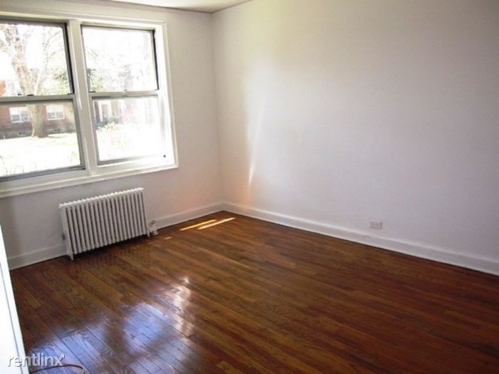 Bright 2 Bedroom Apt in Garden Style Complex - H/HW - Pets - Parking - North White Plains