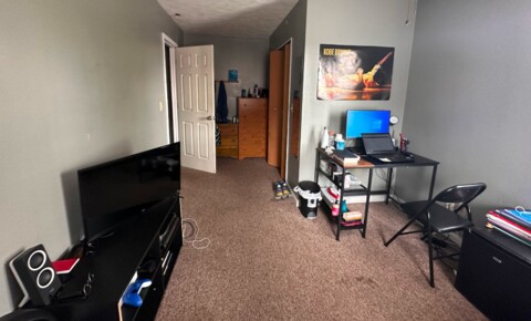 Apartments Near Ball State 1704 N Rosewood for Ball State University Students in Muncie, IN