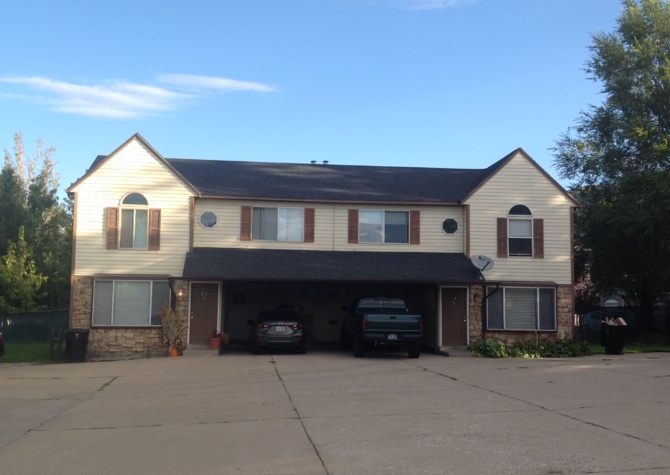 Houses Near 3 Bed, 1.5 Bath Town home in Centerville!