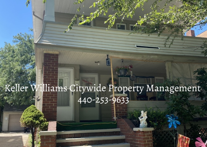 Houses Near 3 bedroom 1 bath UP unit in West Cleveland