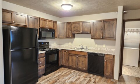 Apartments Near Augie 1801 S. BAHNSON AVE. for Augustana College Students in Sioux Falls, SD