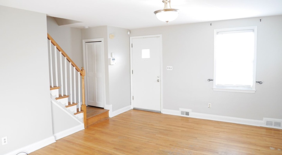 End-Unit Townhouse: Parkville, Maryland **RENT SPECIAL**