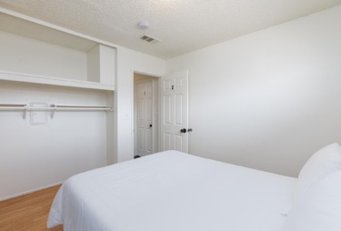 Room for Rent - Homey & cozy Las Vegas Apartment