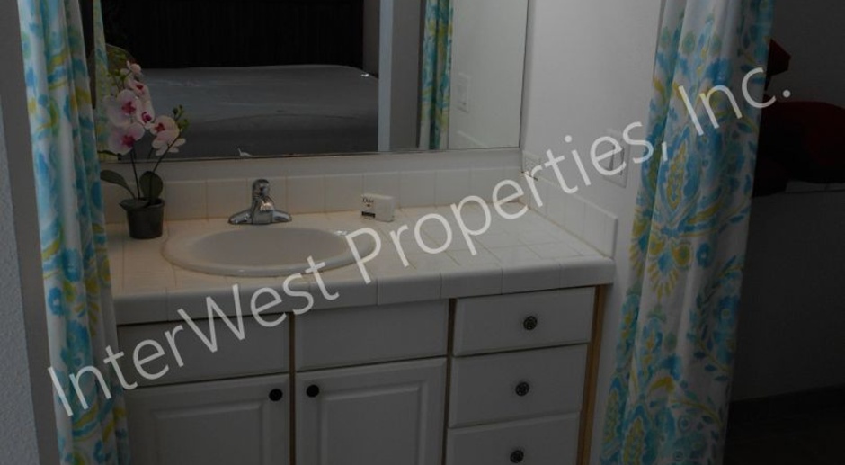 *1/2 OFF 1ST MONTHS RENT* 2 BD Condo with River View, washer/dryer, microwave and W/S/G&L included.