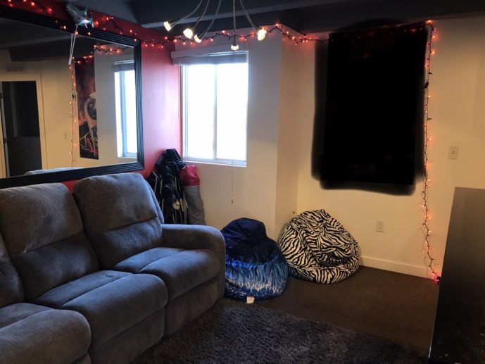 Room for rent within 1 block of CU Boulder campus