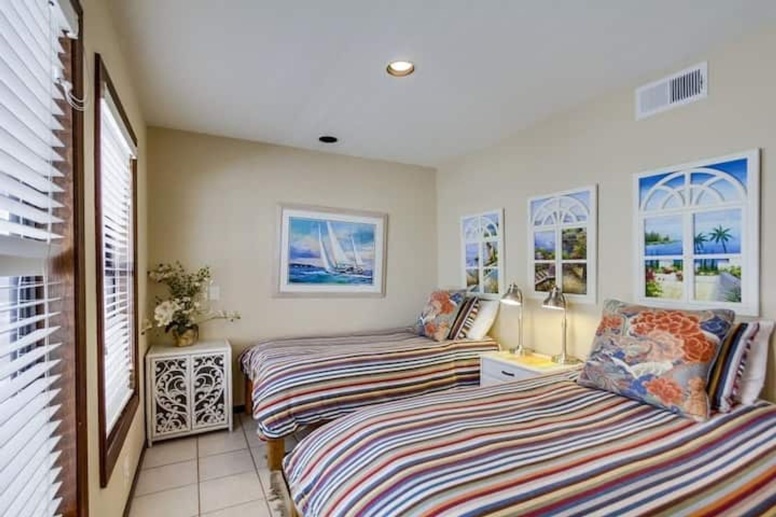 Front Ocean Luxury furnished condo. Gustavo Lopez AMSI