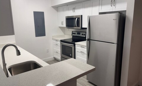 Apartments Near Hollywood Institute of Beauty Careers Pretty, remodeled 2/2 in gated community for Hollywood Institute of Beauty Careers Students in Miami Beach, FL