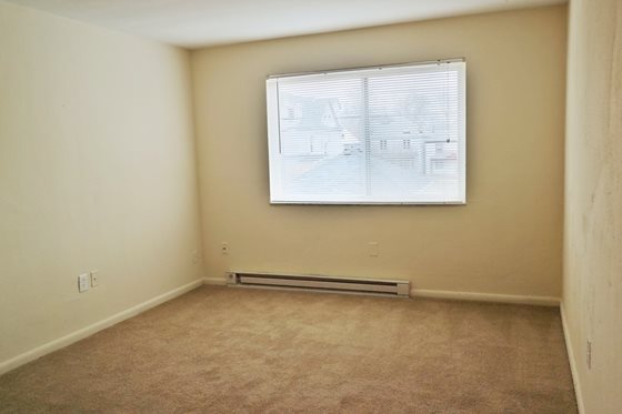1 Bedroom available walking distance to UD