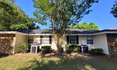 Houses Near Pensacola State College 2 bedroom 1 bath duplex for rent ~ water, trash, lawn care and pest control included! for Pensacola State College Students in Pensacola, FL