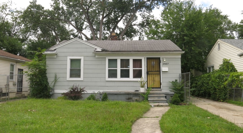 19457 Gilchrist 2bed/1bath with great eat in kitchen and fenced in yard located in Greenfield
