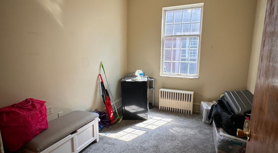 Large 4 Bedroom in Oakland - August Move In Date 