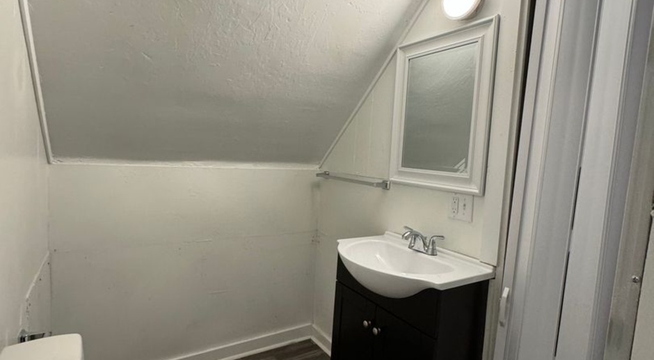 1 bedroom 1 bath studio with utilities included