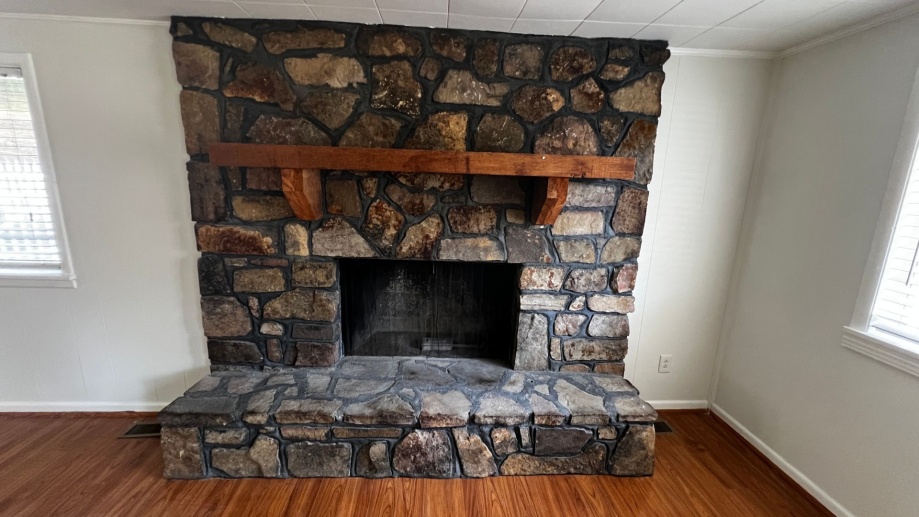 Huffman / Roebuck 3BR/1 Bath Hardwood Floors / with Fireplace