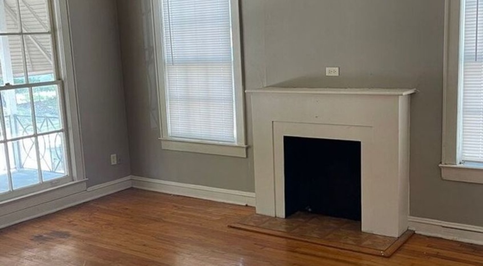 MOVE IN SPECIAL - 1/2 off first month!  2 bed 1 Bath
