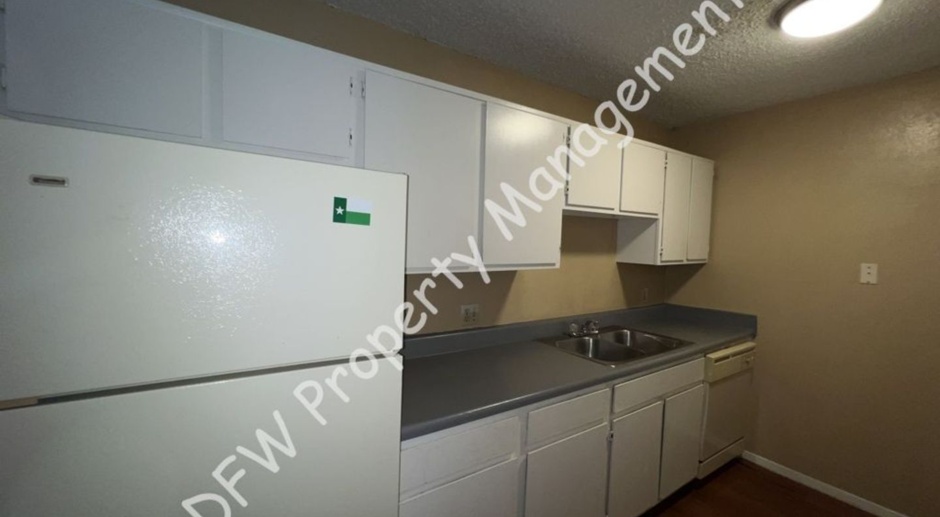 Spacious Two-Bedroom Apartment for Lease in Prime Denton Location
