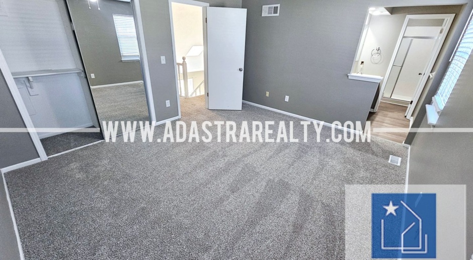 Very Nice 3 Bedroom 2 Bath Duplex in Overland Park-Available NOW!!