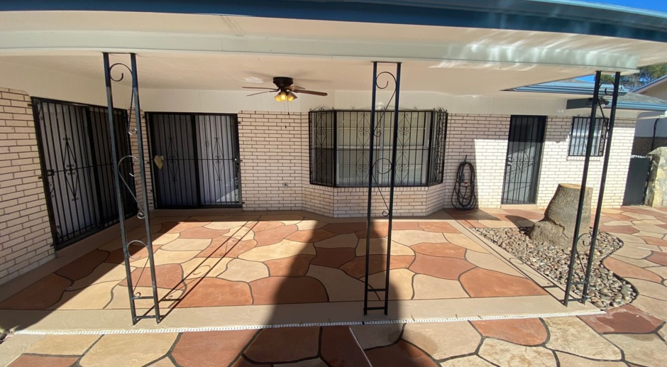 HOME FOR RENT IN 79925 WITH A SWIMMING POOL