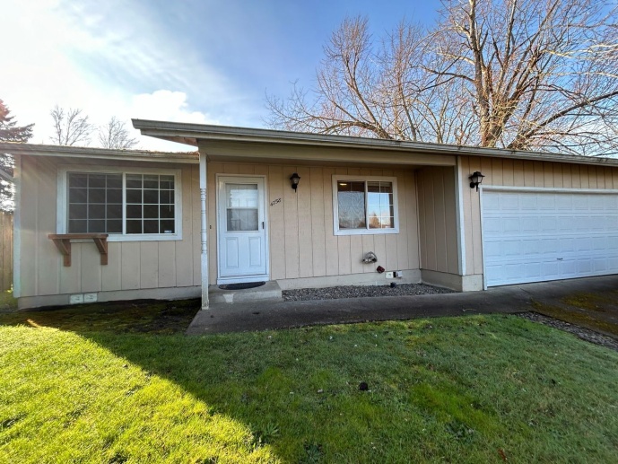 AVAILABLE NOW & ASK US ABOUT THE MARCH MOVE IN SPECIAL!! Incredible  3bd/1ba House with Fenced Backyard - Move in Ready!