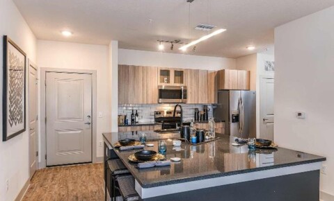 Apartments Near UCF 13645 E Colonial Drive for University of Central Florida Students in Orlando, FL