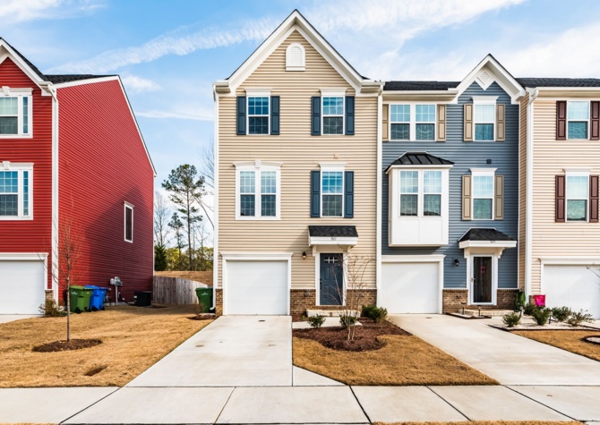 Houses Near 3-Bedroom Townhouse in Fuquay Varina Available on April 19th!