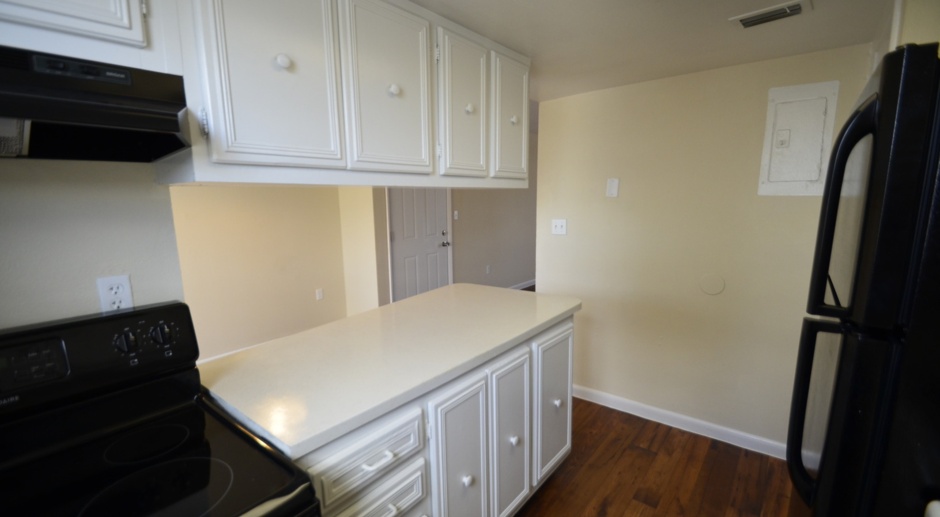 AVAILABLE NOW!! **Newly Renovated 1 Bed 1 Bath near the Millenia Mall** South Orlando!!