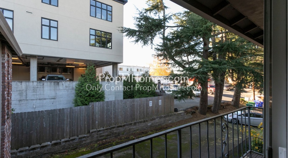 Discover Exceptional  Living in the Multnomah Village!