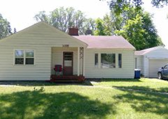 Houses Near 5 Bed / 2 Bath House! A Block from MSUM!!